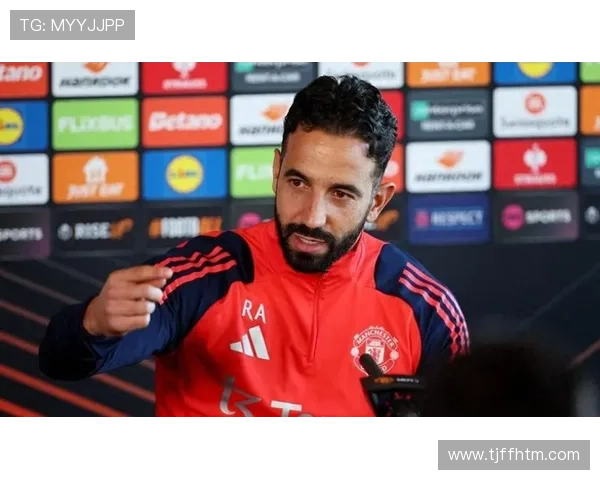 曼联青训新星加纳乔荣膺最佳年轻球员称号闪耀足坛